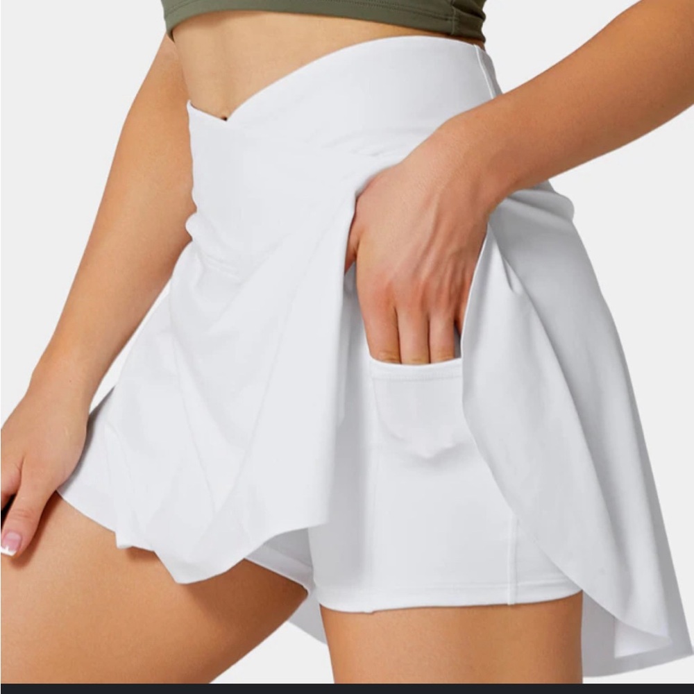 White Tennis Skirt With Short Underneath Size Large